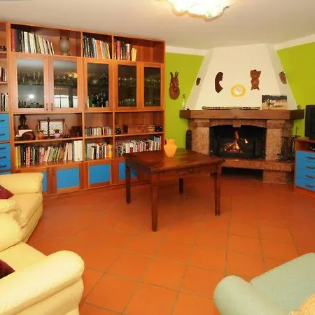 Sleeps 11 Pool Air Con Wifi 佩萨罗
