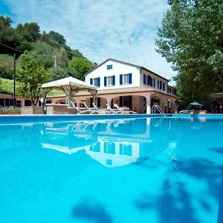 Sleeps 11 Pool Air Con Wifi 佩萨罗